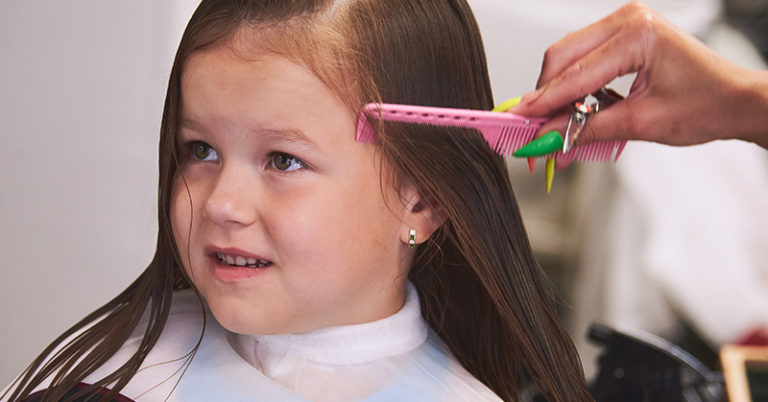 Single Dad Follows Through With Threat of Cutting 7-Year-Old Girl’s Hair After Warning Her To Care for It - Featured image