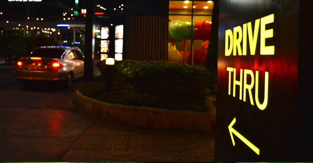 Over 900 cars paid for each other’s meals at a Dairy Queen drive-thru - Featured image