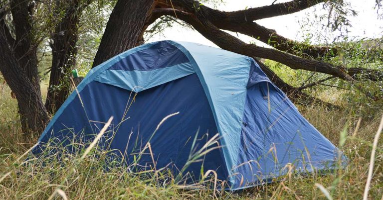 All-girl engineer team invents solar-powered tent for the homeless - Featured image