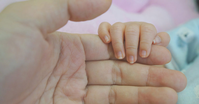 People React To Photo Of Baby’s Tiny Manicure - Featured image