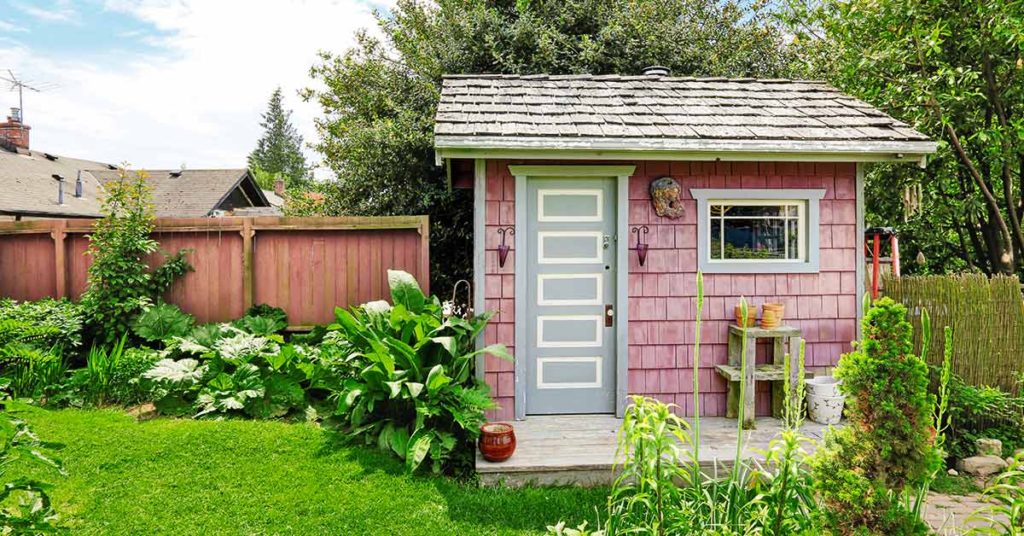 Instead Of She Sheds, People Are Building Wine Shacks In Their Yards - Featured image