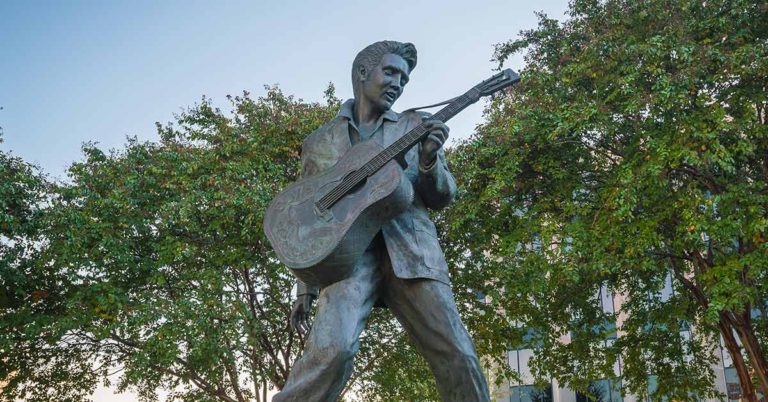 11-Year-Old Girl Sings Elvis Classic, But No One Expects Her To Sound Just Like The King Himself - Featured image