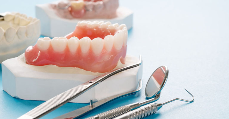 Young Influencers Filing Down Their Teeth For The ‘Perfect Smile.’ Dentists Warn They’ll Need Dentures By The Time They’re 40 - Featured image