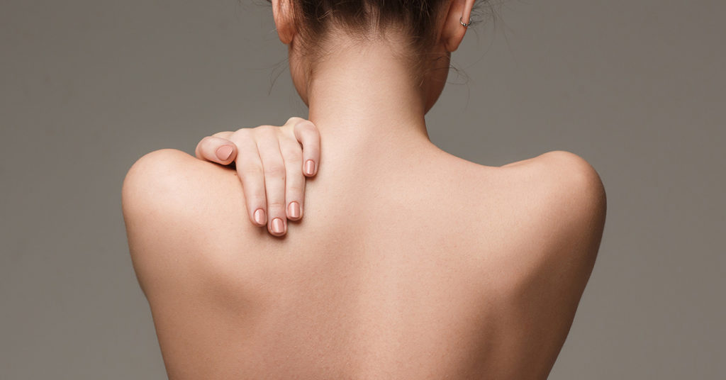 People Are Stunned To Learn They Can’t Put Their Palm On Their Shoulder - Featured image