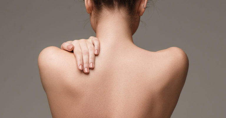 People Are Stunned To Learn They Can’t Put Their Palm On Their Shoulder - Featured image