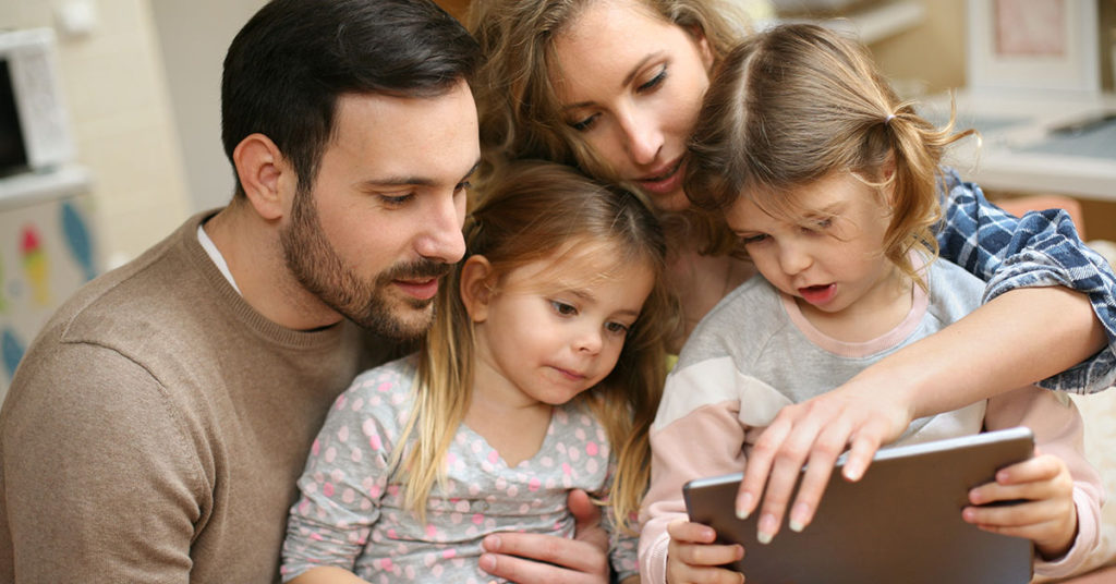 Two young children face being orphaned after both parents develop terminal cancer - Featured image