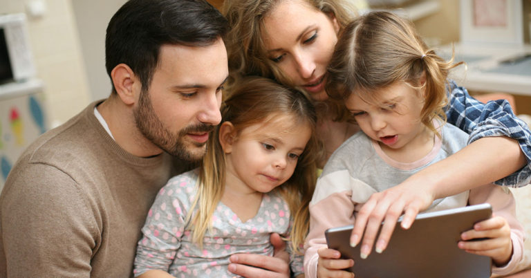 Two young children face being orphaned after both parents develop terminal cancer - Featured image