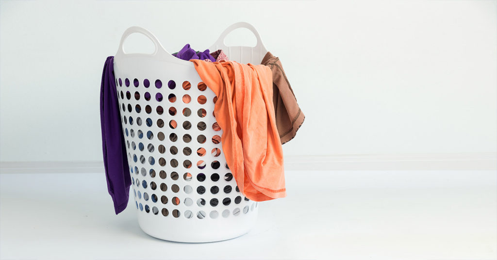 People Are Using Dollar Store Laundry Baskets As Strawberry Planters and It’s Pure Genius - Featured image