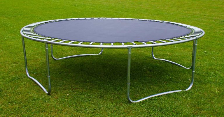 These Old Trampolines Have Been Transformed into Outdoor Dens and I Need One - Featured image