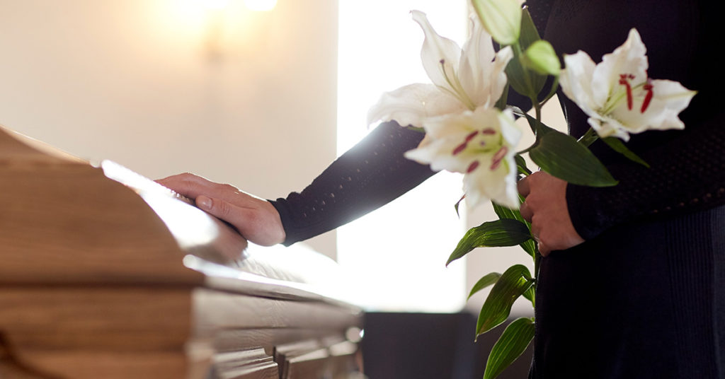 Omaha mom’s gut-wrenching, gut-busting obituary of her husband resonates with online readers - Featured image