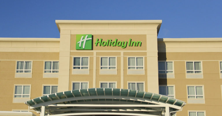 Retiree Decides to Spend Rest of Life at Holiday Inn, Since It’s Cheaper Than a Senior Home - Featured image
