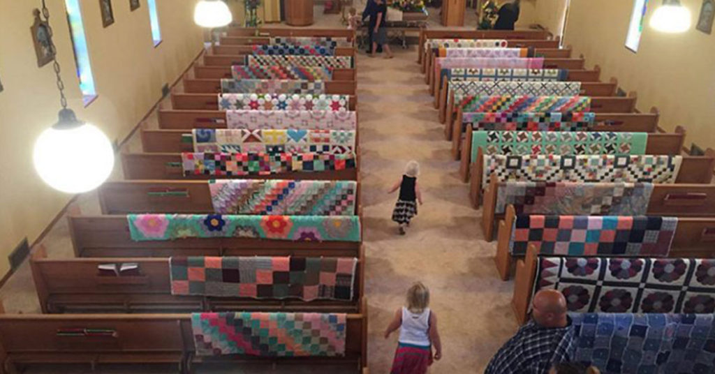 Family Honors Grandma’s Memory By Displaying All Of Her Quilts at Her Funeral - Featured image