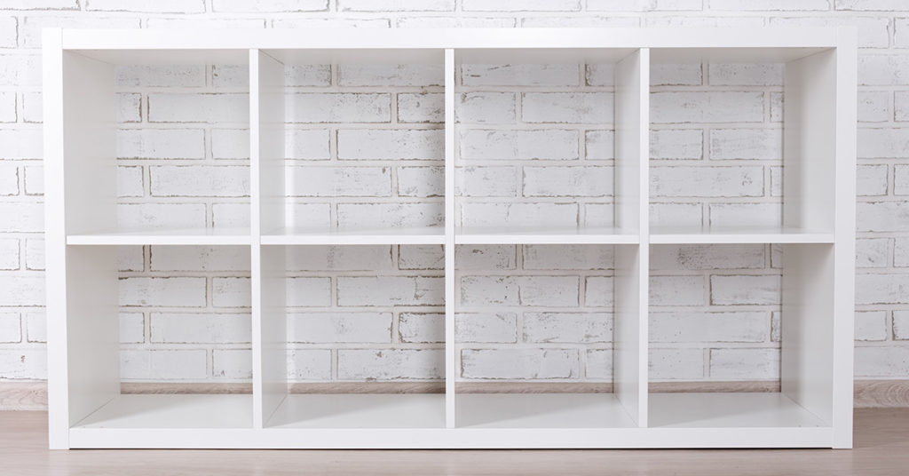 How One Mom Divided a Room into 2 Bedrooms for Her Daughters Without Building a Wall - Featured image