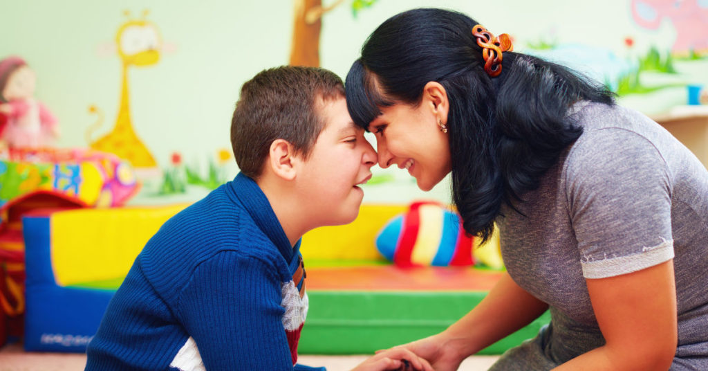 Mom refuses to give up her disabled baby with ‘low intelligence’, nurtures him all the way to Harvard - Featured image