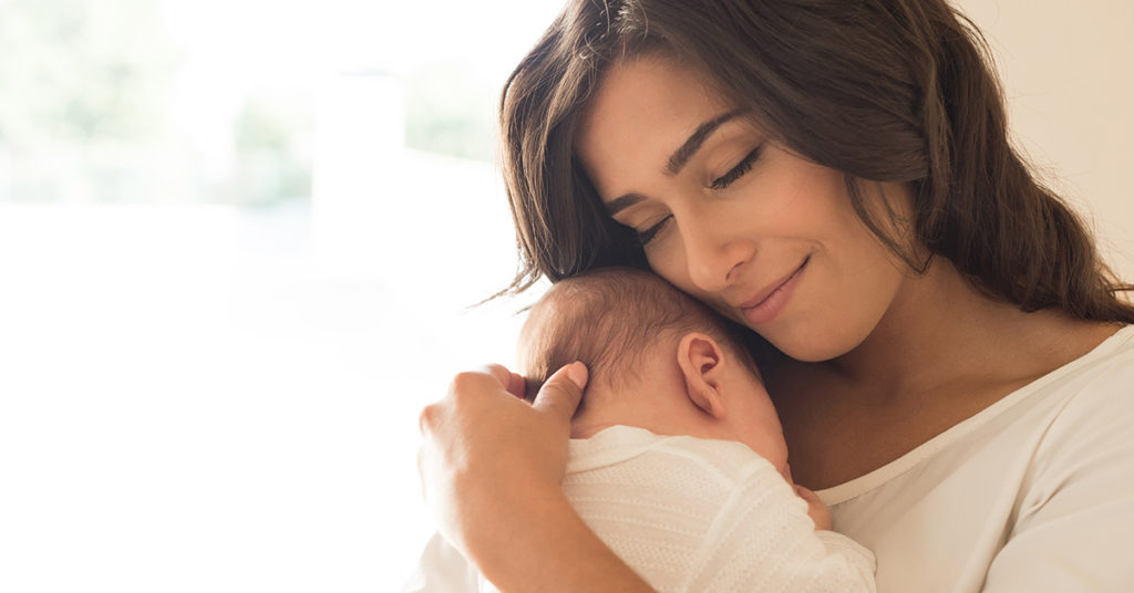 These Women Were Photographed Before And After Becoming Mothers - Featured image