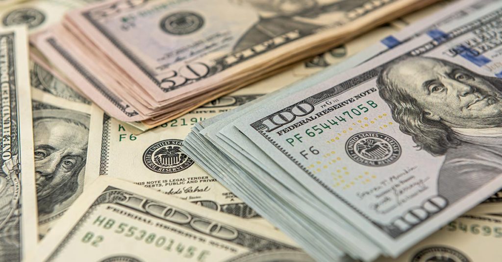 Michigan Man Found $43,000 Worth Of Cash In A Second-Hand Couch And Returned Everything - Featured image