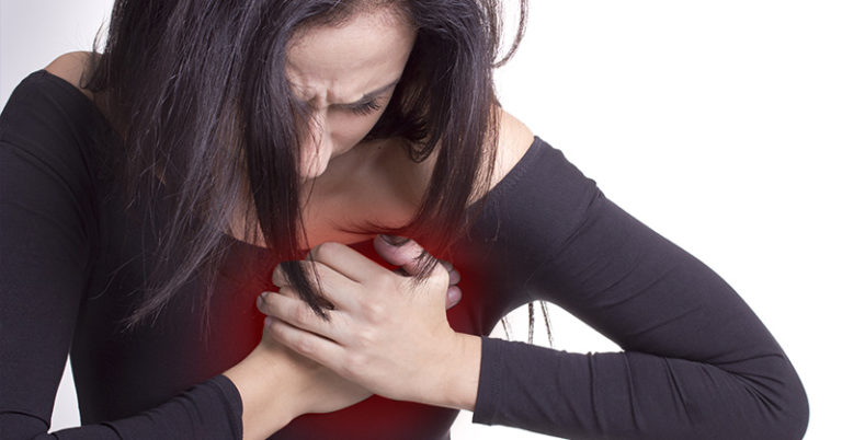 A Month Before A Heart Attack, Your Body Could Be Warn You With These 9 Signals - Featured image