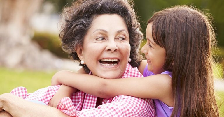 A young girl spots her grandmother’s stroke - Featured image