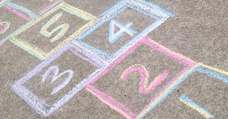 Neighbor Called Police About Children Who Chalked Hopscotch Game On Pavement - Featured image