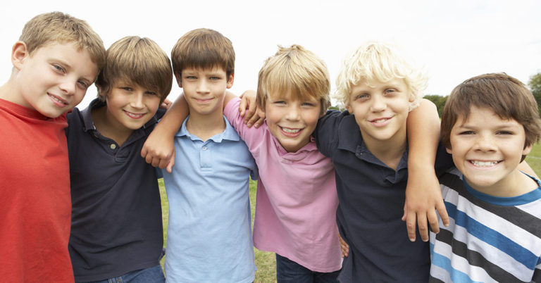 This 39-Year-Old Mom Finally Gives Birth To A Baby Girl After Having 10 Boys in A Row - Featured image