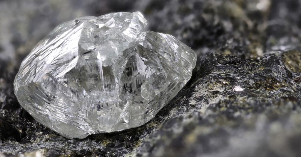 Woman finds 4.38-carat diamond at Crater of Diamonds State Park - Featured image