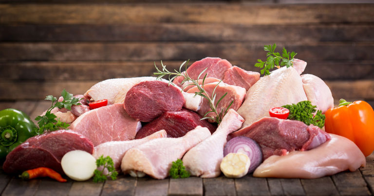 Man who has lived on raw meat (including chicken) for three years says his body is filled with energy - Featured image