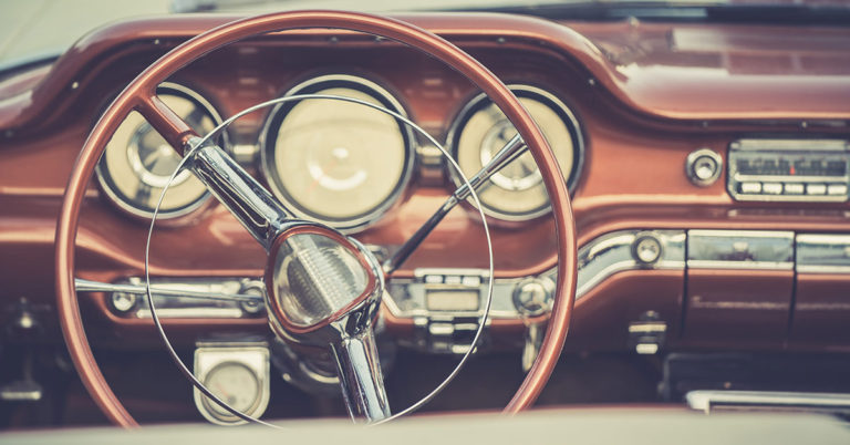 Man Finally Gets Beloved Mom’s Car 40 Years After Her Death–And it Still Has Her Sunglasses Inside - Featured image