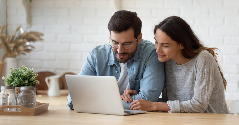 Can You Find The Man’s Dog In 10 Seconds? Only Eagle-Eyed People Can Spot The Adorable Pooch - Featured image