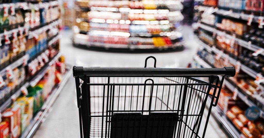 Rich Old Man Dresses as Homeless and Visits Huge Grocery Store to Determine His Heir - Featured image