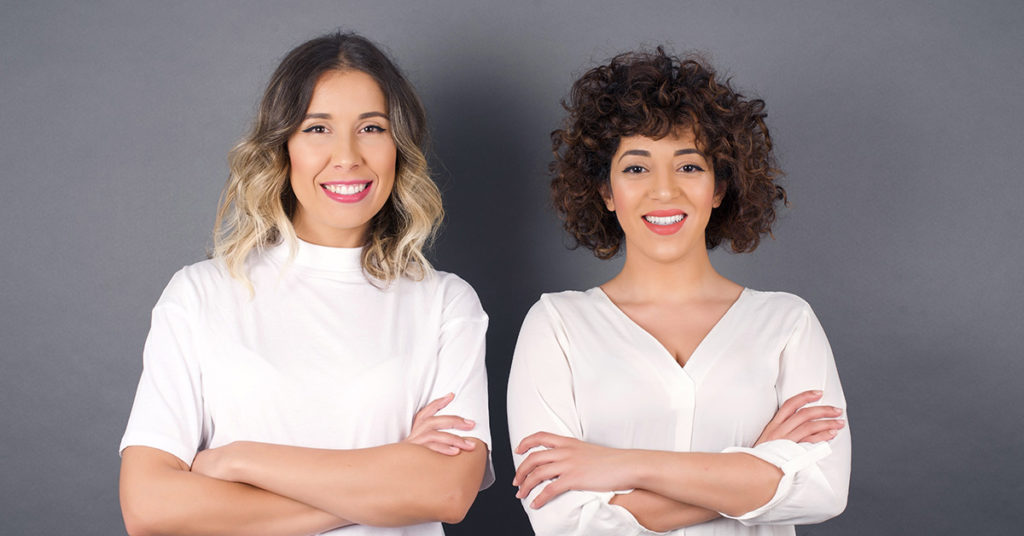 30 Years After Working Together, Women Discover They Are Half-Sisters - Featured image