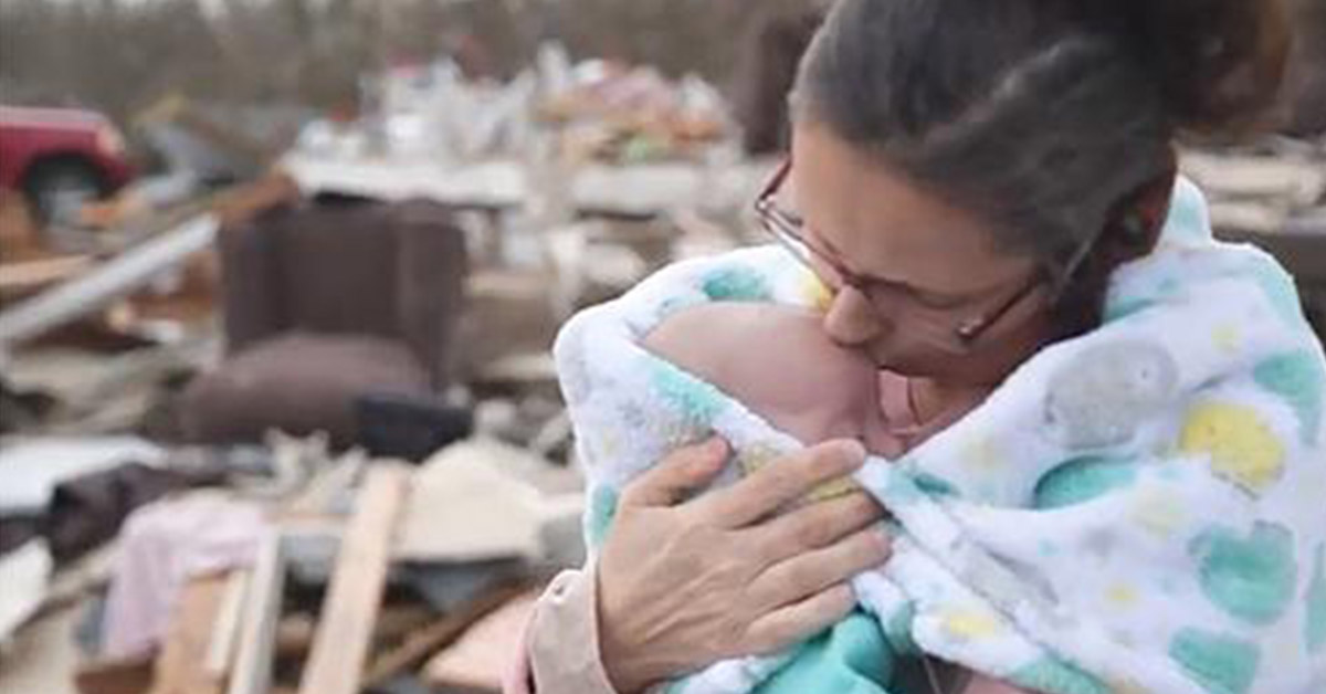 2 Babies Found Alive In UpsideDown Bathtub After Kentucky Tornado Tiffy Taffy