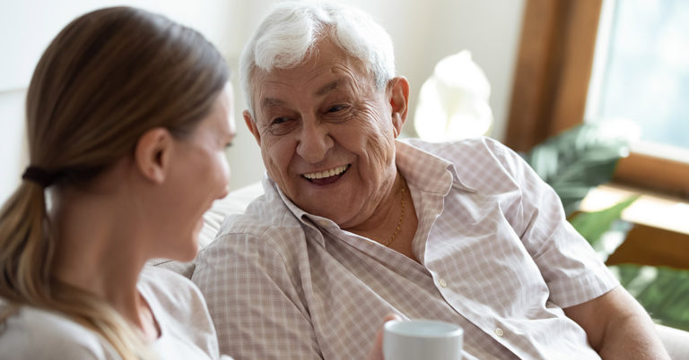 Woman Asks Elderly Man on His First Date in 55 Years upon Realizing He’ll Spend Christmas Alone - Featured image