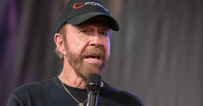 Chuck Norris Slept on a Couch near His Wife of 23 Years for 5 Months & Nursed Her Back to Life - Featured image