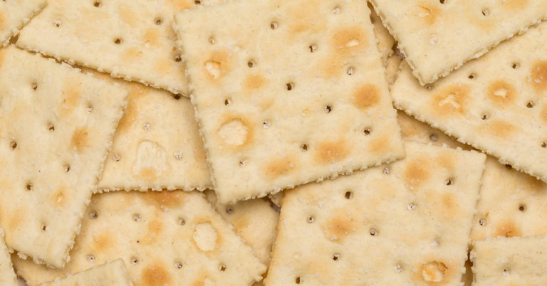 Buttered Saltine Crackers: The Perfect Old-School Snack - Featured image