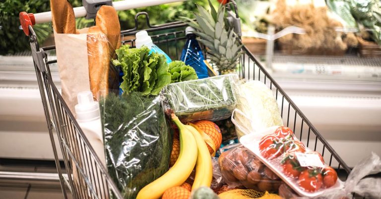 Old Man Pays for Poor Lady’s Groceries and Recognizes Sweetheart He Lost 62 Years Ago – a Short Story - Featured image