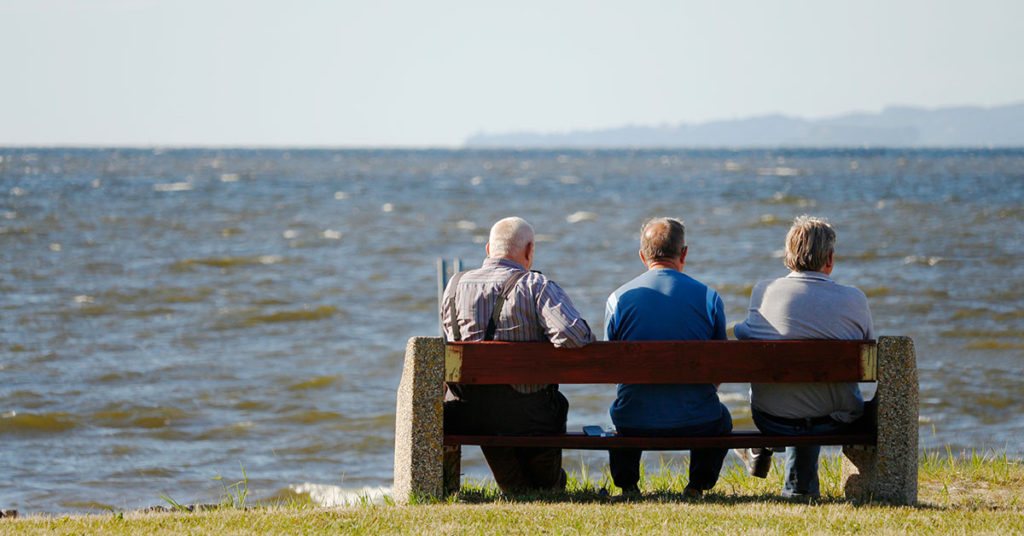 4 Friends Promise to Meet in 25 Years, 3 Men Show Up and Find Note Saying, ‘I’m Not Coming’ – a Short Story - Featured image