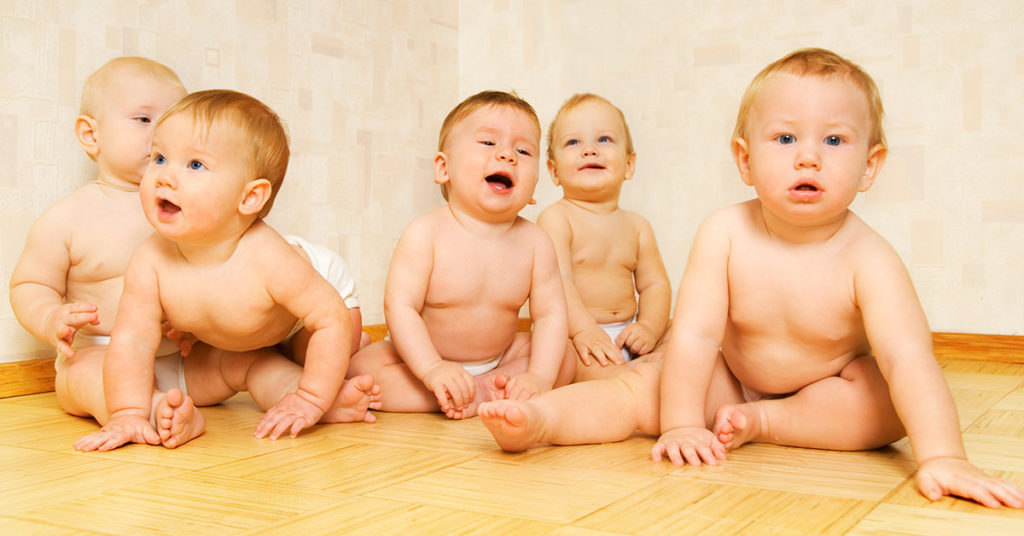 A Couple Tries One More Time To Have A Girl, Ends Up Having Quintuplets! - Featured image