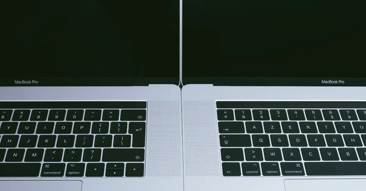 two very similar laptops with slight diferences