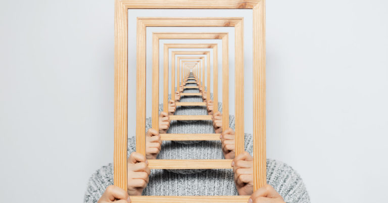 8 mind-blowing optical illusions that everybody perceives differently - Featured image