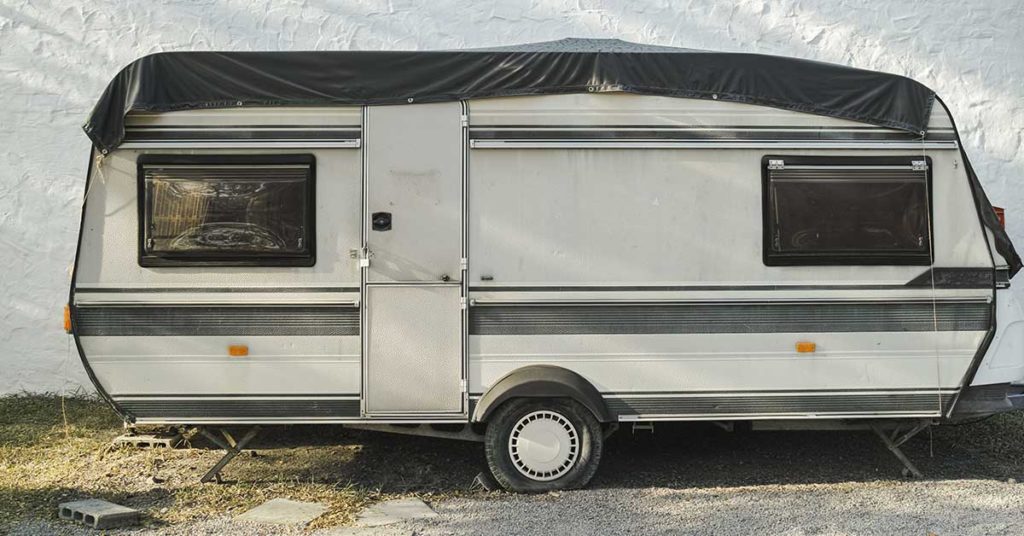 Poor Man Wakes up One Morning and Finds His Late Father’s Old Trailer in His Backyard — a Short Story - Featured image