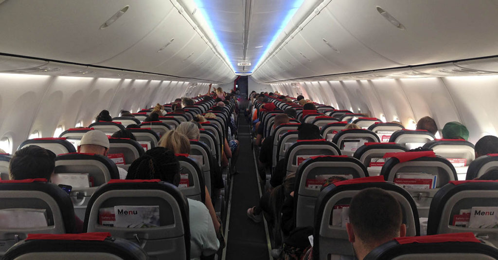 A stranger on an airplane gave her $100 years ago and changed her life. Now she’s trying to find the mystery woman to thank her - Featured image