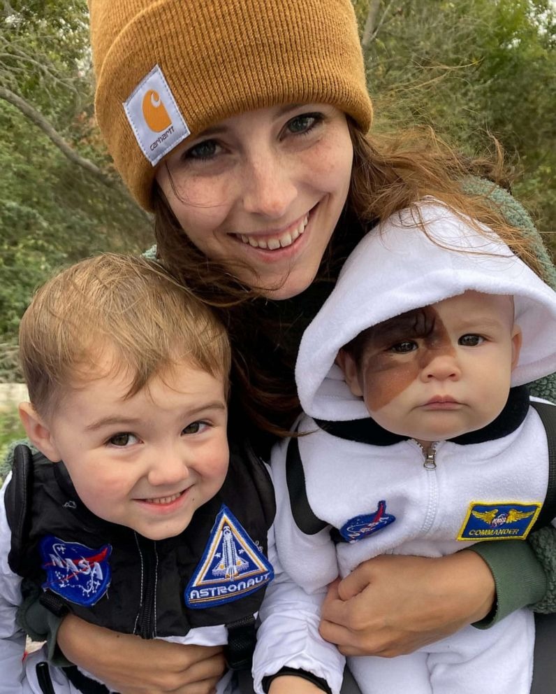 Nicole (Centre), with her two children - Ashley (Right), Winry (Left)