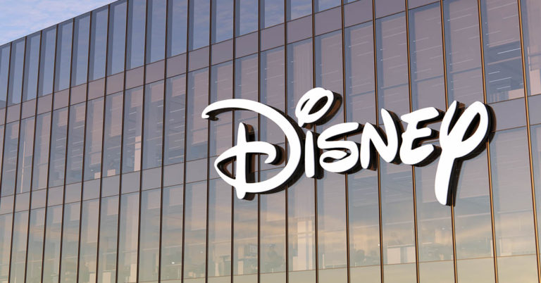 Fans Call Out Disney and Warner Bros to Publicly Apologize to Johnny Depp - Featured image