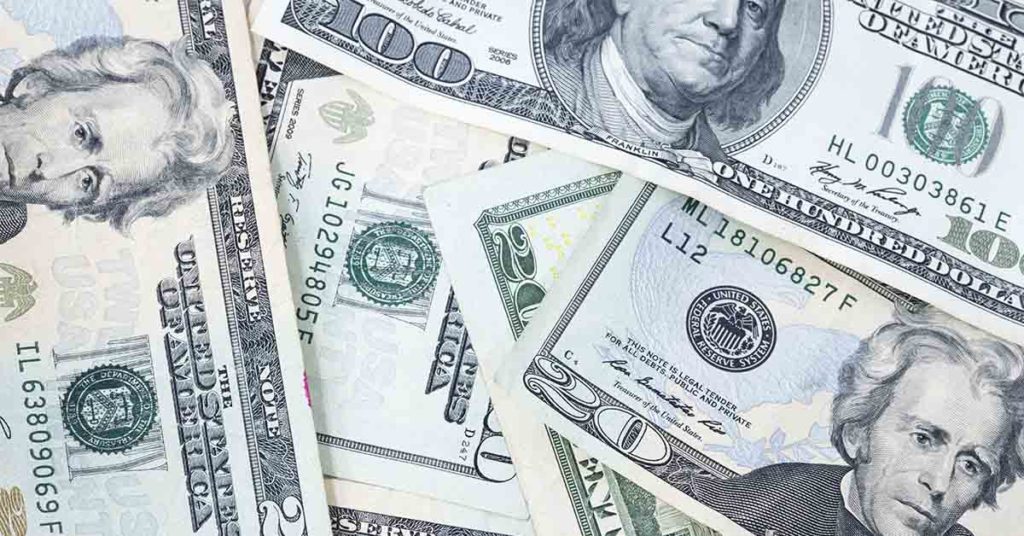 Woman Finds $36K In Cash Hidden Inside Couch Acquired Through Craigslist - Featured image