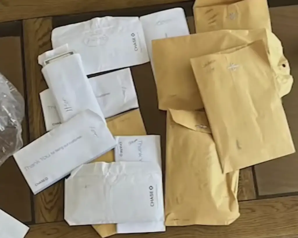 Envelopes containing the cash
