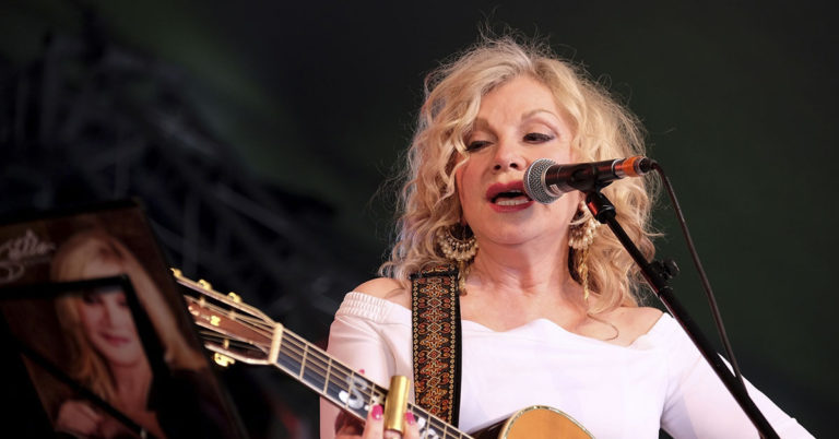 Americans ‘Insulted’ and ‘Shocked’ by Meghan Markle Treatment—Stella Parton - Featured image