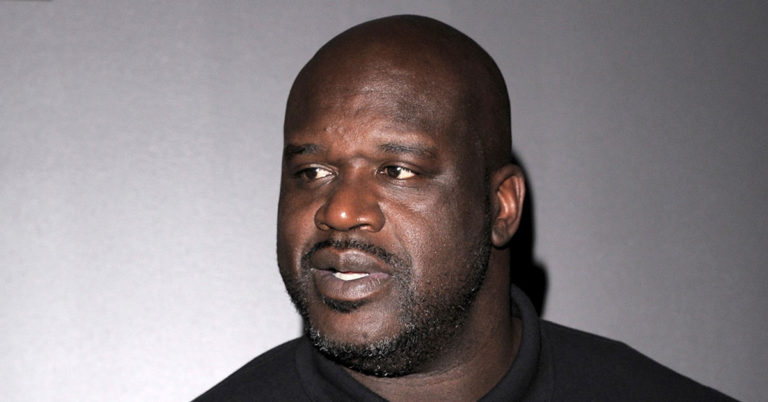 Shaquille O’Neal Pays Tab of Over $25,000 for Entire Restaurant While on Date - Featured image