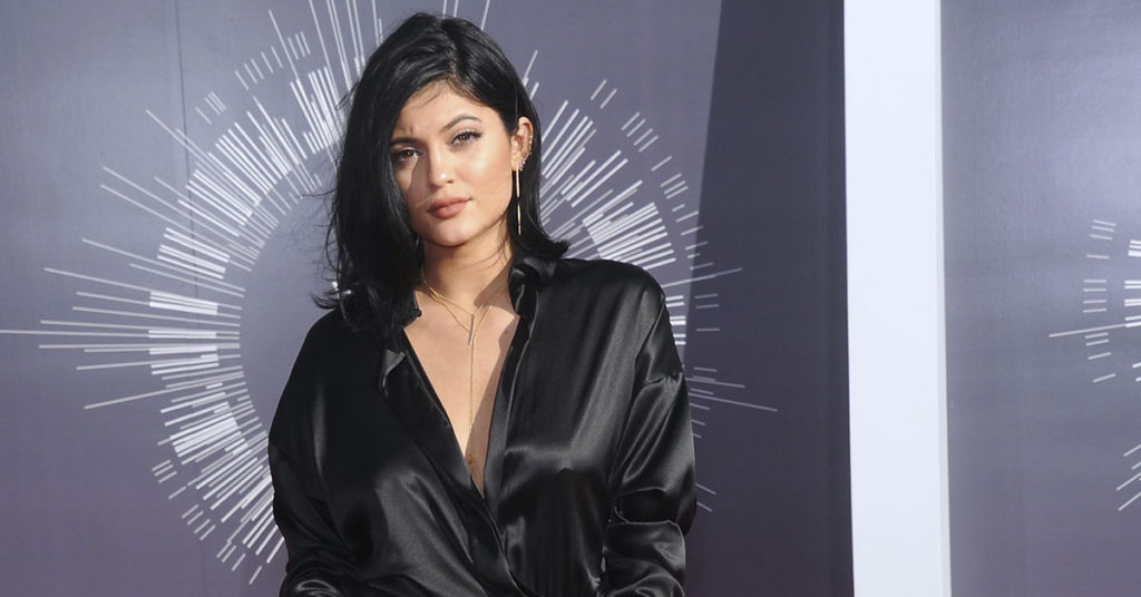 Kylie Jenner Apparently Uses Her Private Plane For 17 Minute Long Flights - Featured image