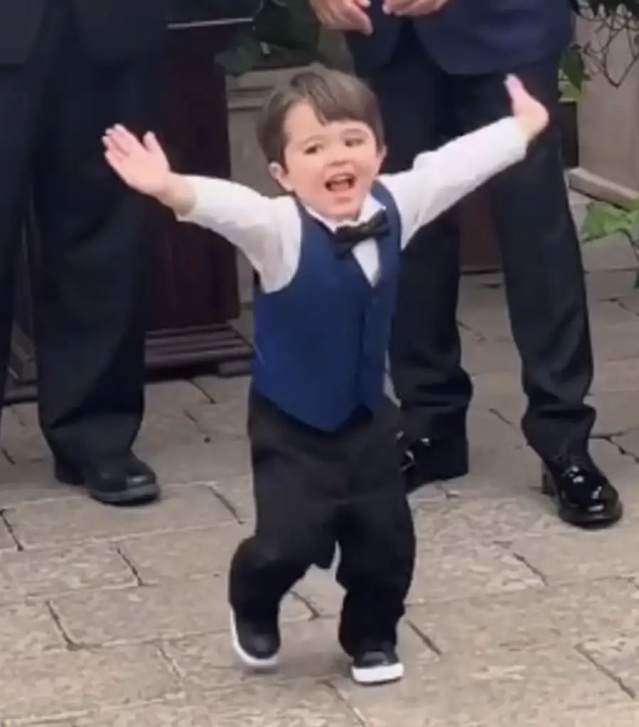 Pierson reacting to his mother walking down the aisle 