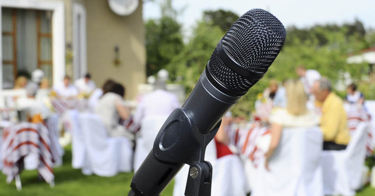 Best man ends up with groom after confessing love in his wedding speech - Featured image
